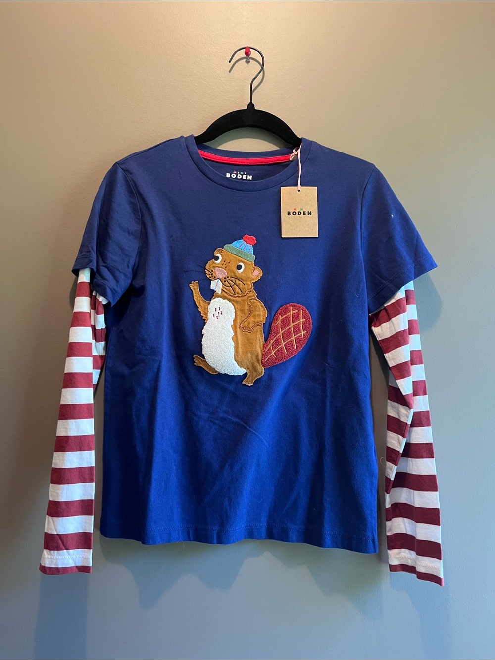 Mini Boden Navy Long-Sleeve Tee with Beaver Appliqué and Striped Sleeves BNWT L